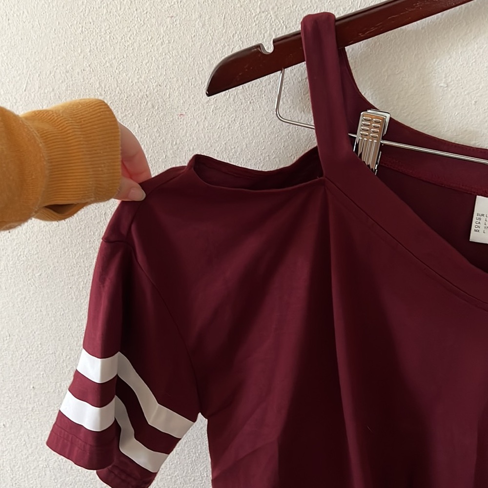 Amazon Cold-Shoulder Top - Picture 4 of 12